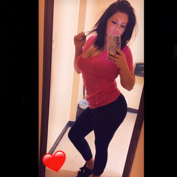 Meet your Posher, Hannah - Picture 4 of 7